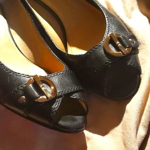 ANNE KLEIN Peep Toe Pumps